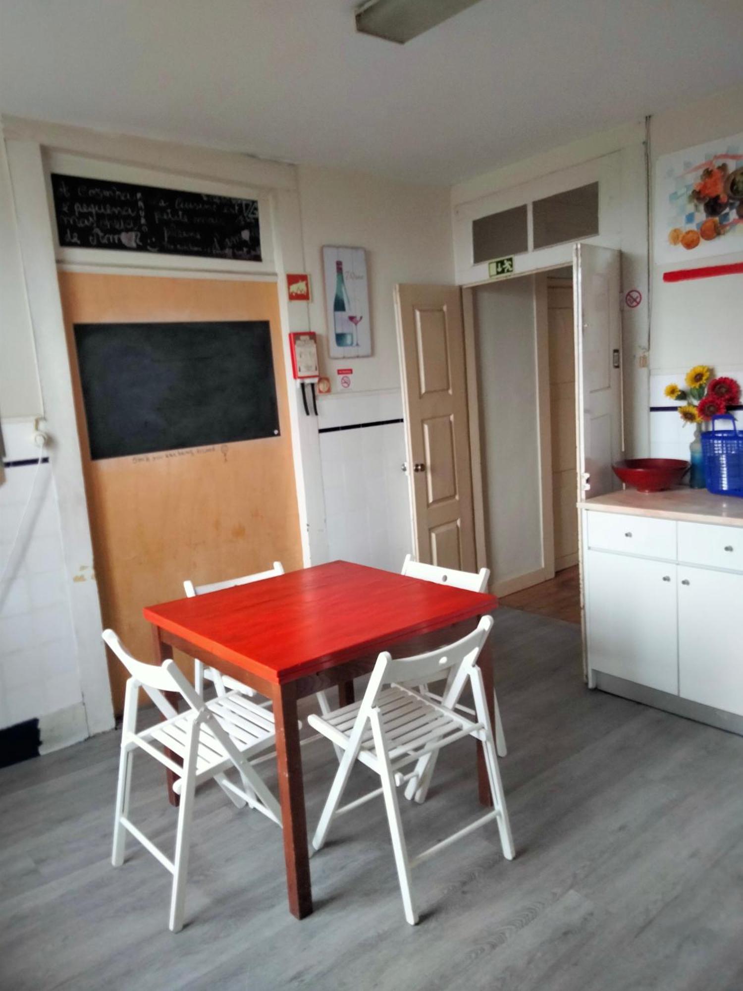 Dans L'Atelier Hostel Unidade Porta Nova Braga Eksteriør billede